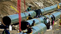 Workers Building the Keystone Pipeline